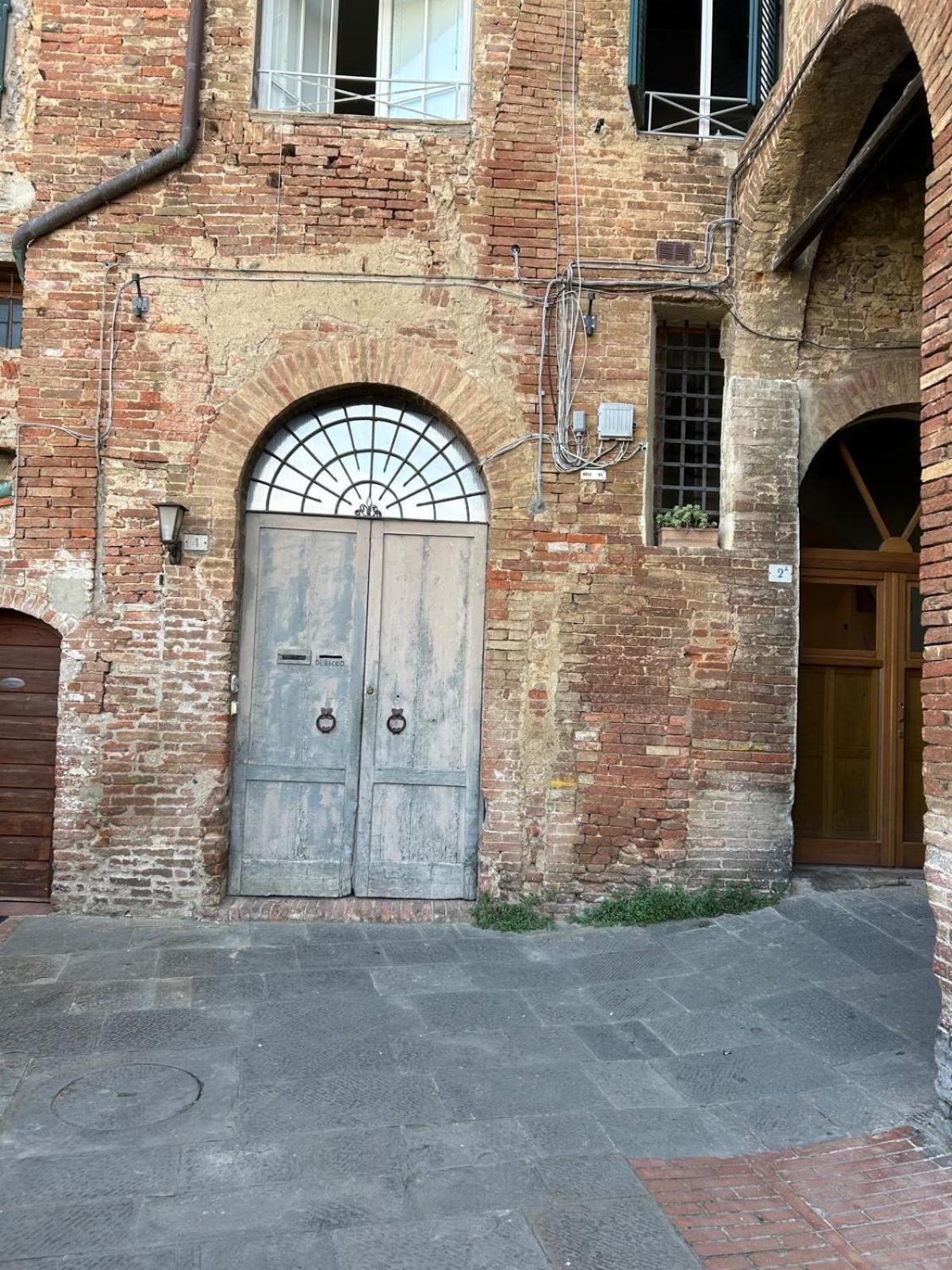 Loft Vicolo Di Vallepiatta 2 Min Piazza Del Campo Con Parcheggio سيينا المظهر الخارجي الصورة